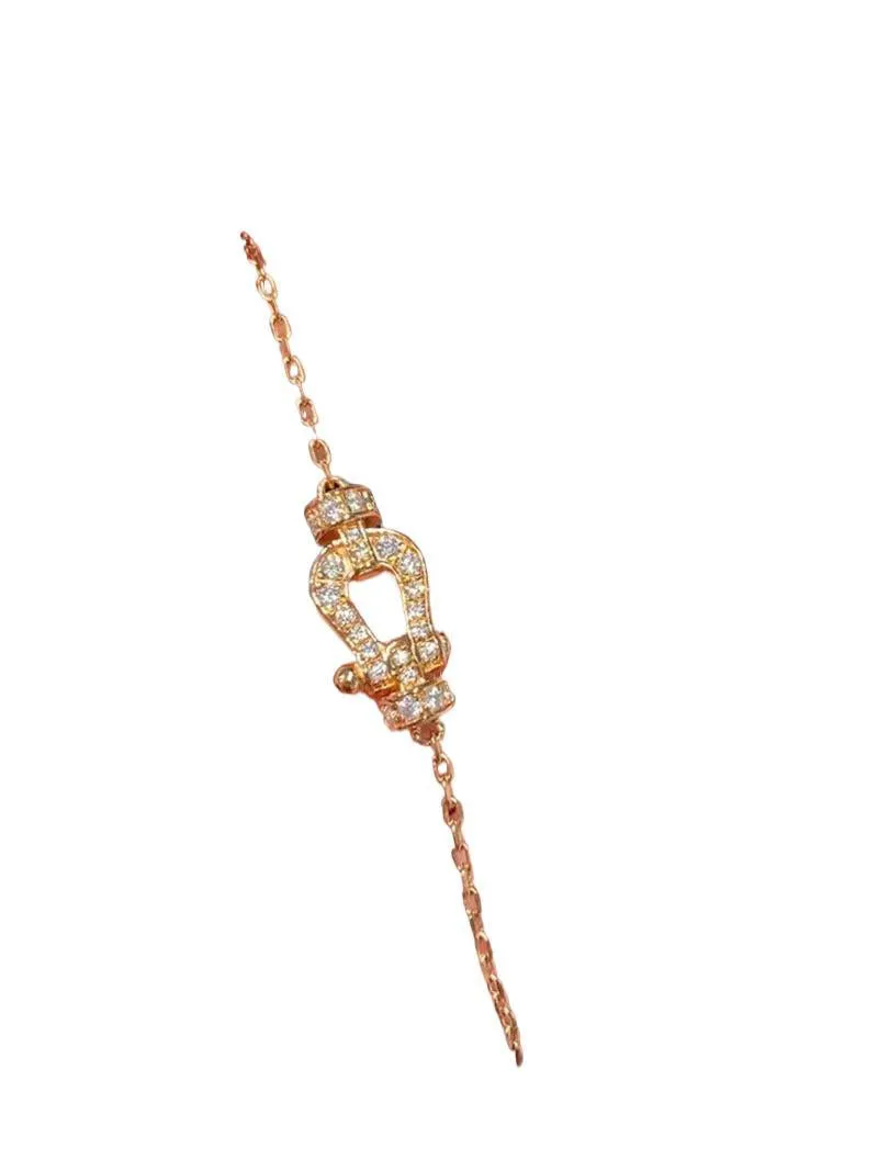 18K Gold Horseshoe Buckle inlaid Moissanite Bracelet
